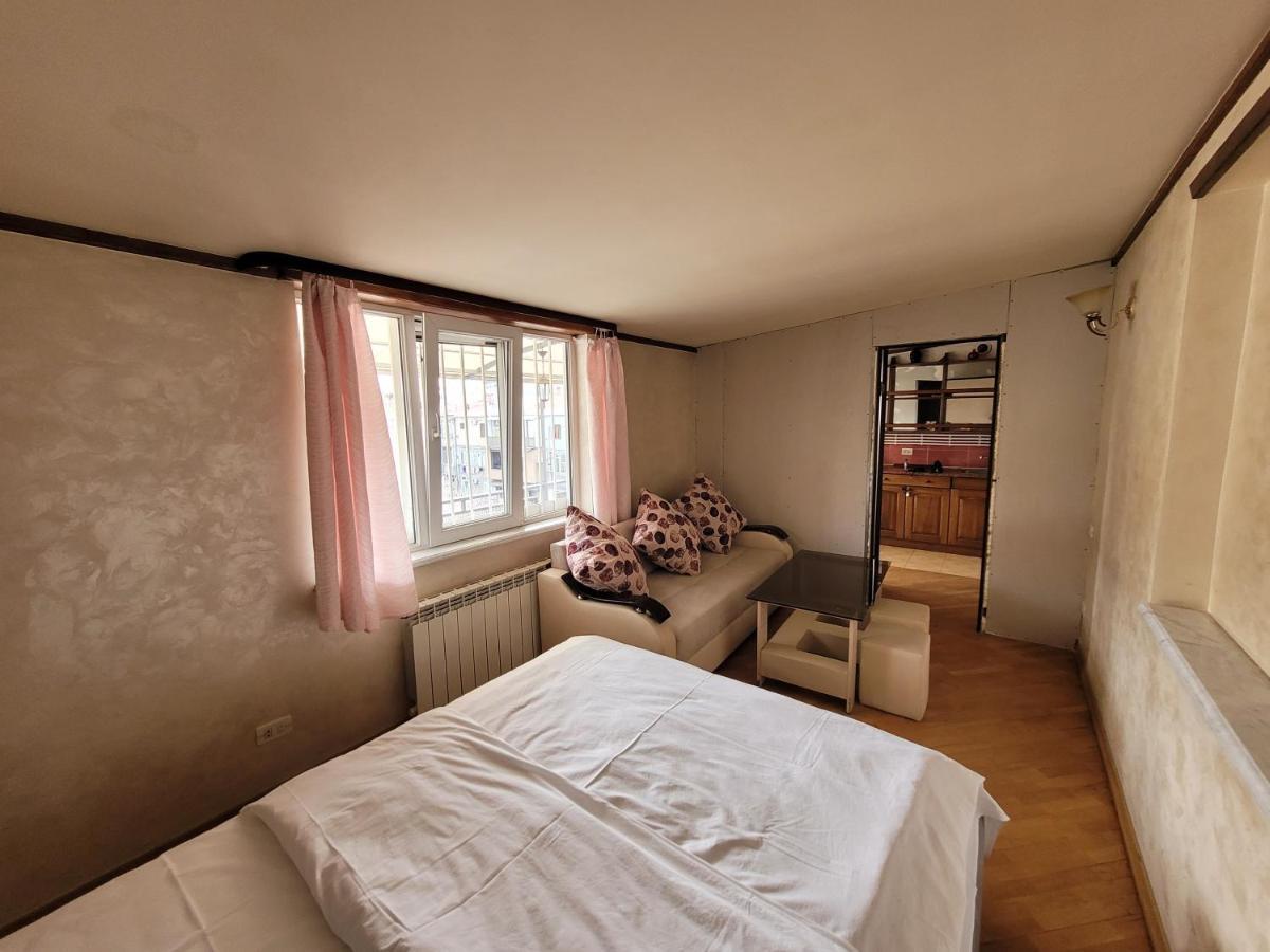 Tumanyan Hostel And Tours Ереван Екстериор снимка